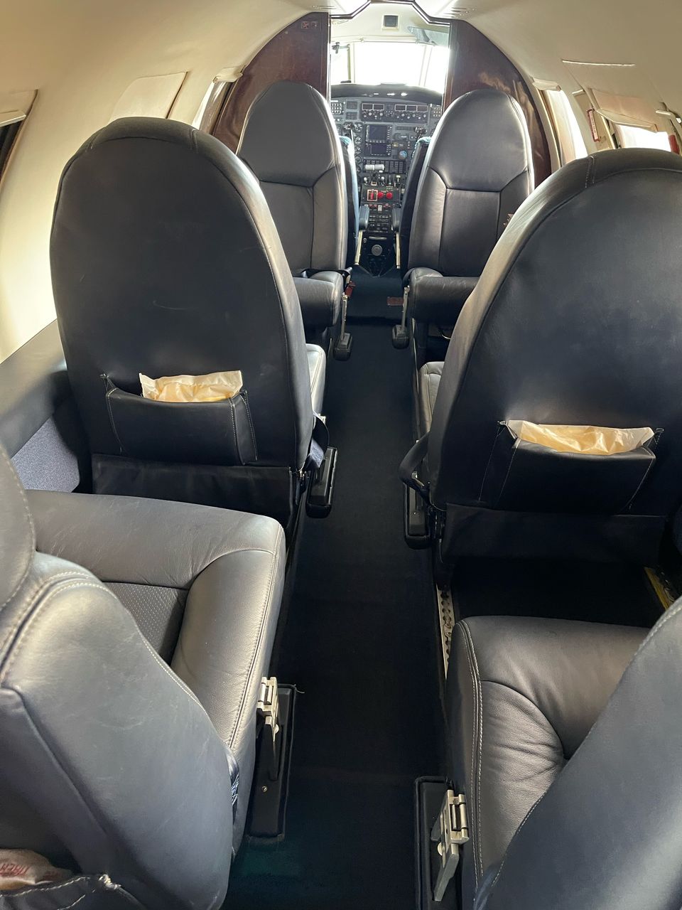 Metro 23 Merlin 300 — Cabina 1