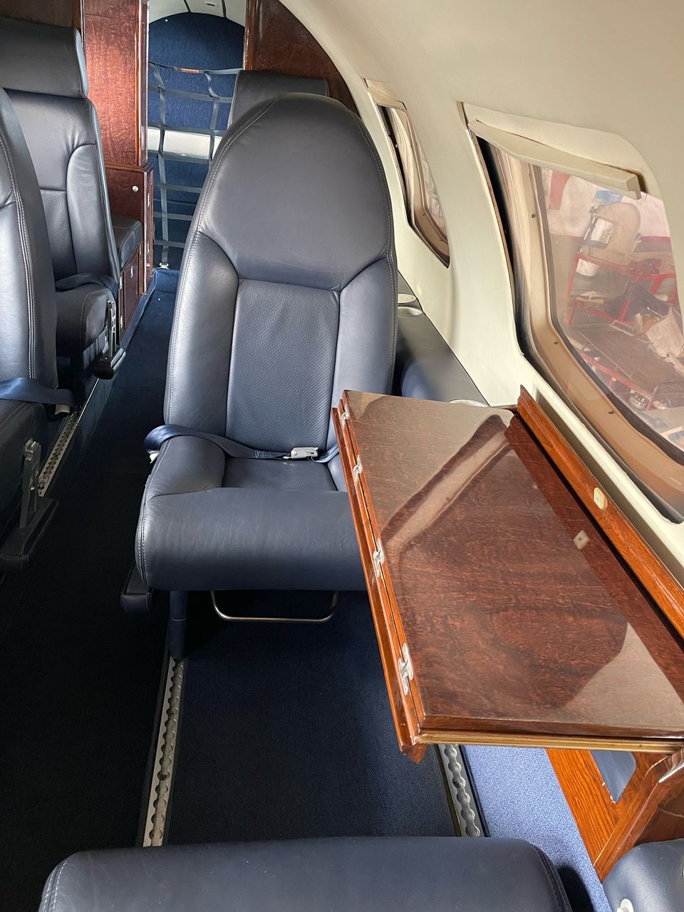 Metro 23 Merlin 300 — Cabina 10