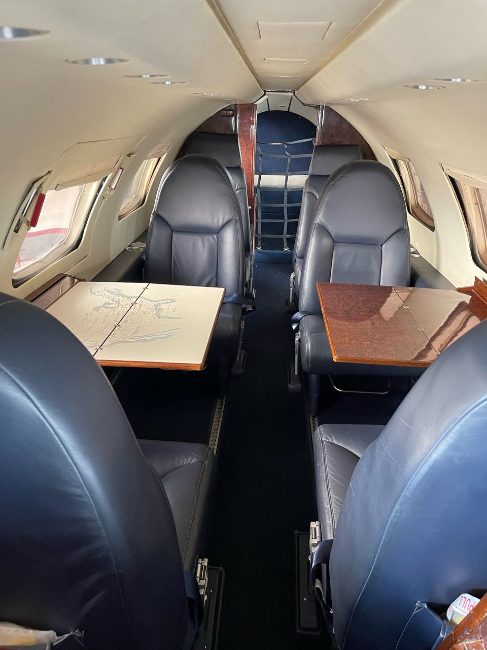 Metro 23 Merlin 300 — Cabina 11