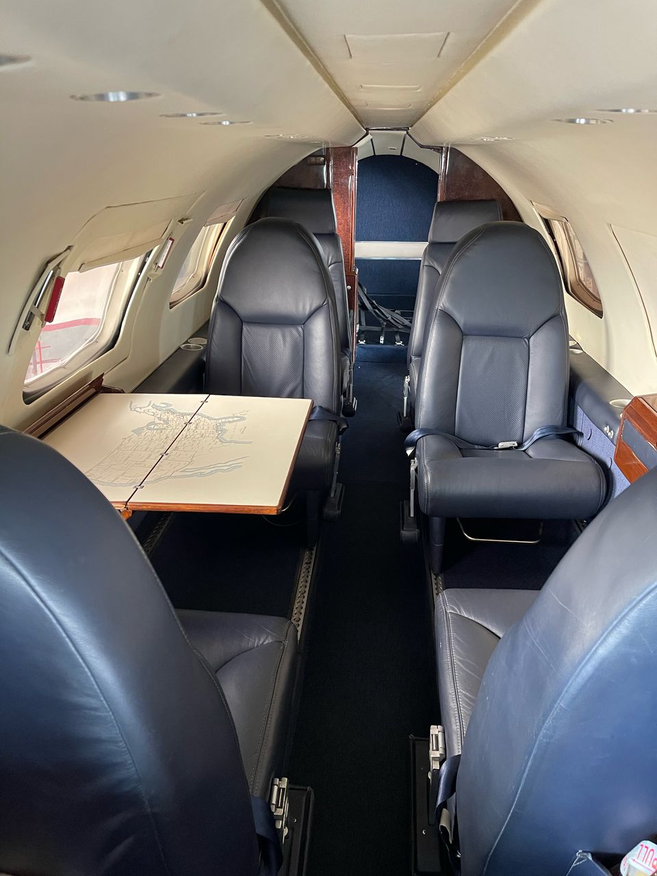 Metro 23 Merlin 300 — Cabina 4