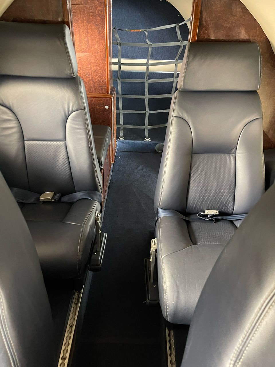 Metro 23 Merlin 300 — Cabina 9